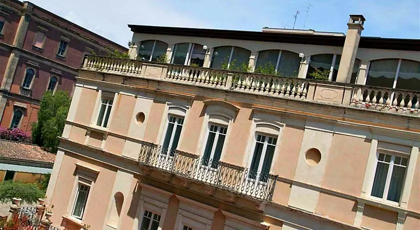 Una Hotels One Catania 4*,