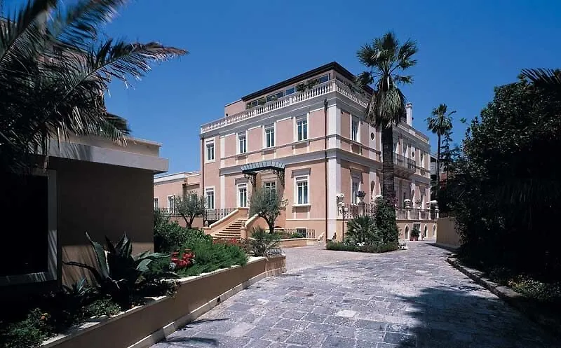Una Hotels One CTA